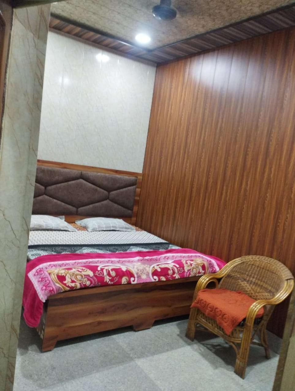 Guest house Shree Hit Radhamohan Dham *
